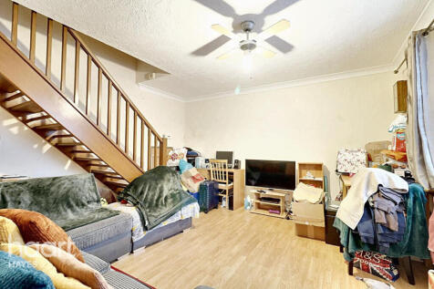 1 bedroom end of terrace house for sale