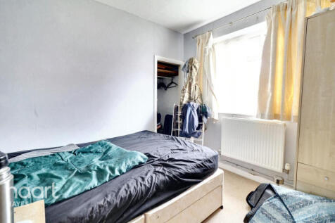 Larch Crescent, Hayes 2 bed maisonette for sale