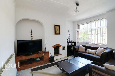 Botwell Crescent, Hayes 2 bed maisonette for sale