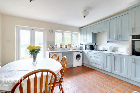 Cranford Drive, Hayes 3 bed terraced house for sale