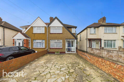 3 bedroom semi-detached house for sale