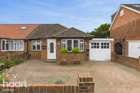 3 bedroom semi-detached bungalow for sale
