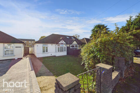 3 bedroom semi-detached bungalow for sale