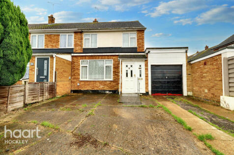 3 bedroom semi-detached house for sale