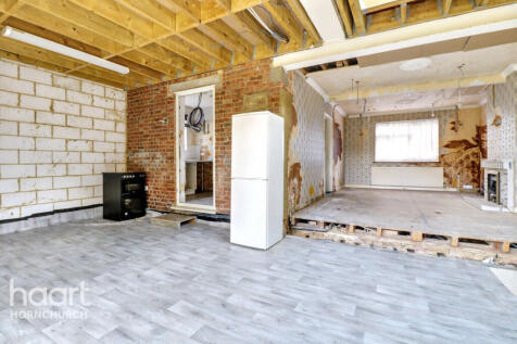 Squirrels Heath Lane, HORNCHURCH 4 bed semi