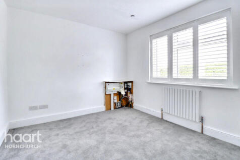 Squirrels Heath Lane, HORNCHURCH 4 bed semi