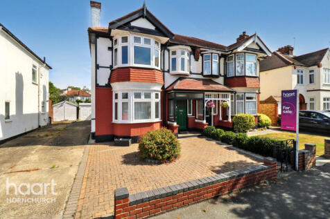 Fairkytes Avenue, Hornchurch 3 bed semi