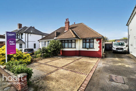 2 bedroom semi-detached bungalow for sale
