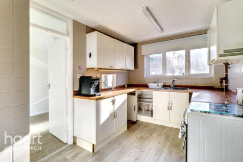 Upper Rainham Road, Hornchurch 4 bed semi