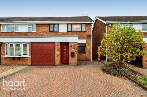 Veny Crescent, Hornchurch 3 bed end of terrace house for sale