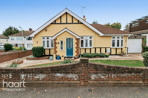 Edison Avenue, Hornchurch 4 bed detached bungalow for sale