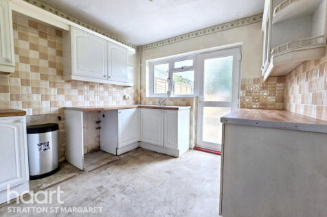 Wardley Close, Swindon 3 bed terraced house for sale