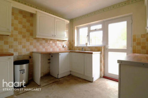 Wardley Close, Swindon 3 bed terraced house for sale
