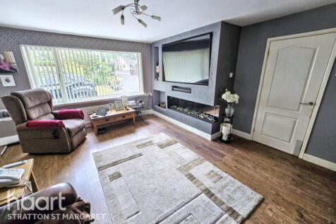 High Street, Blunsdon 3 bed detached bungalow for sale