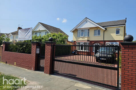 Oxford Road, Stratton St Margaret 4 bed detached house for sale