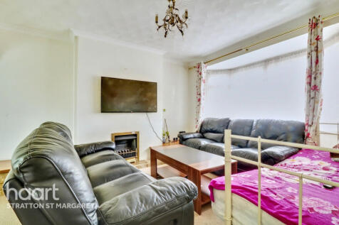 Tudor Crescent, Stratton St Margaret 3 bed semi