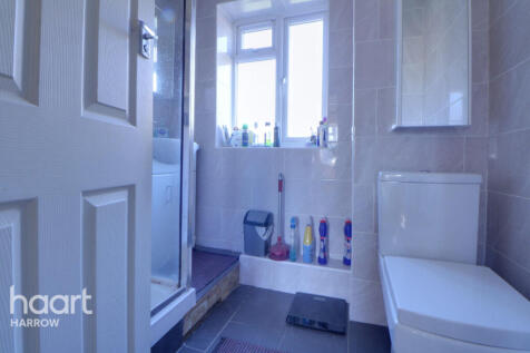 Robin Grove, Harrow 3 bed terraced house for sale
