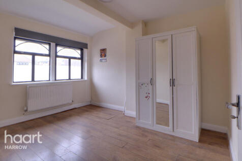 Kenton Road 2 bed flat for sale