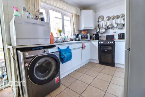 2 bedroom semi-detached bungalow for sale