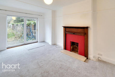 5 bedroom semi-detached house for sale