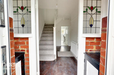 5 bedroom semi-detached house for sale