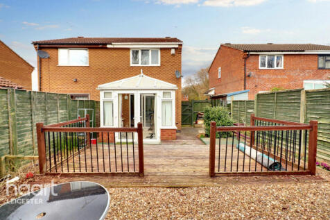 2 bedroom semi-detached house for sale