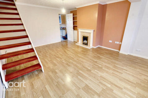Lincoln Drive, Leicester 2 bed terraced house for sale