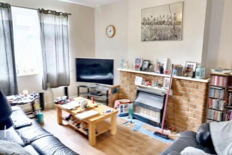 Dunstall Avenue, Leicester 2 bed terraced house for sale