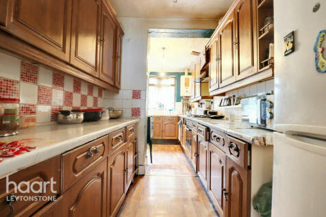 Peterborough Road, London 3 bed terraced house for sale