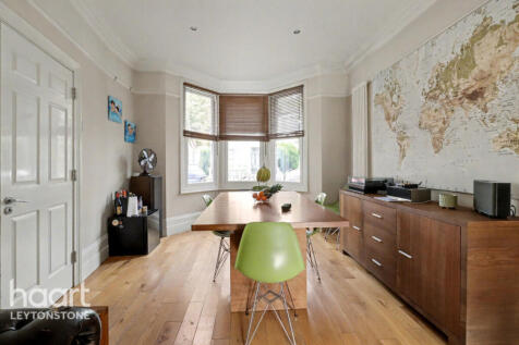 Chertsey Road, London 4 bed terraced house for sale