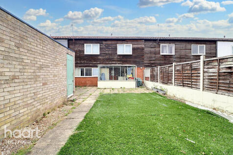 St Martins Way, Thetford 3 bed terraced house for sale
