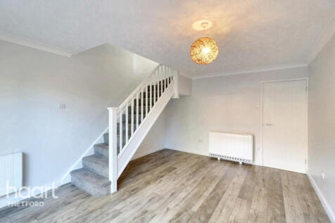 2 bedroom semi-detached house for sale