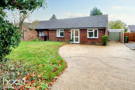 3 bedroom semi-detached bungalow for sale