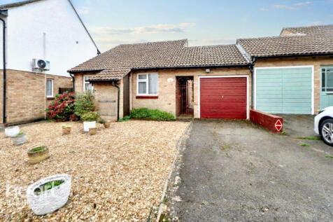 2 bedroom semi-detached bungalow for sale