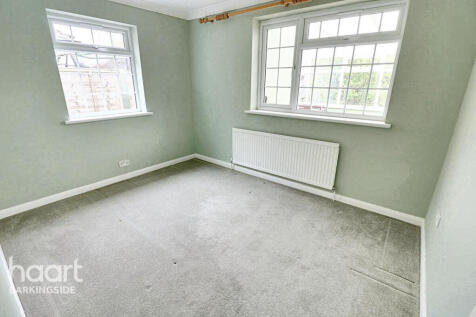 Chestnut Grove, Hainault 3 bed bungalow for sale