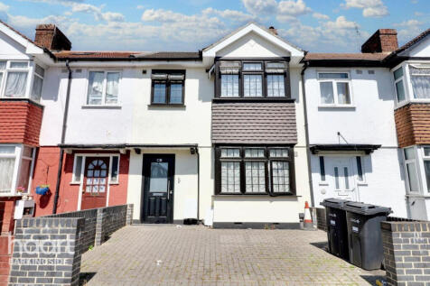 New North Road, Hainault 6 bed terraced house for sale