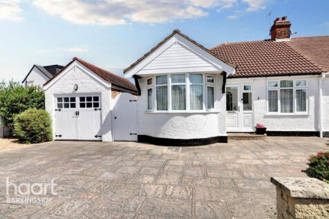 3 bedroom semi-detached bungalow for sale