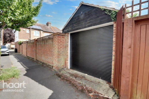 Donington Avenue, Barkingside 4 bed semi