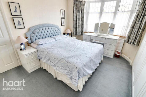 Donington Avenue, Barkingside 4 bed semi