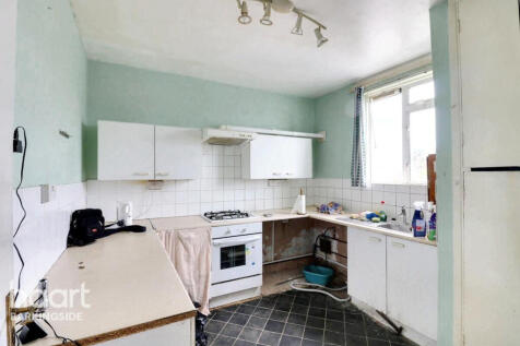 Manford Way, Chigwell 3 bed duplex for sale