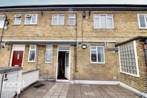 Manford Way, Chigwell 3 bed duplex for sale