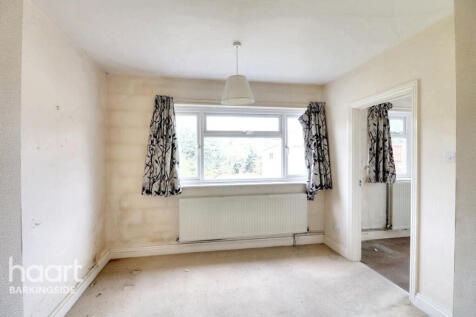 2 bedroom semi-detached bungalow for sale