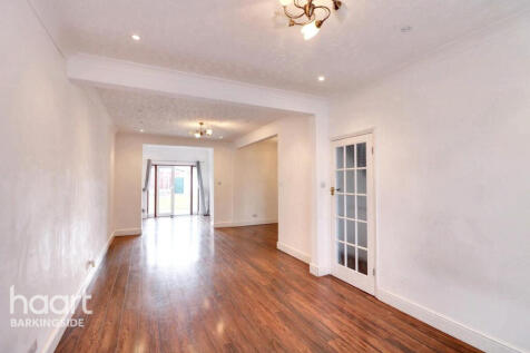 5 bedroom semi-detached house for sale