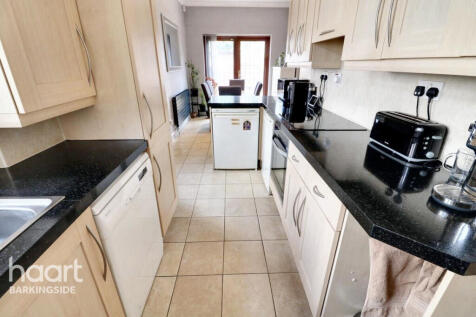 Oaks Lane, Newbury Park 2 bed detached bungalow for sale