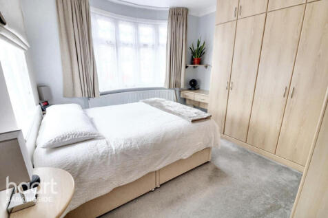 Oaks Lane, Newbury Park 2 bed detached bungalow for sale