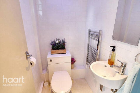 Hurstleigh Gardens, Clayhall 3 bed end of terrace house for sale