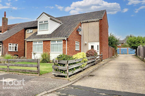 Hurstleigh Gardens, Clayhall 3 bed end of terrace house for sale