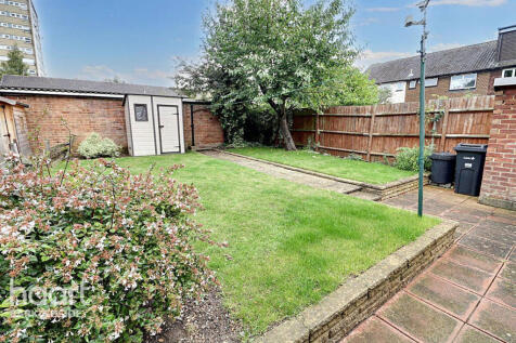 Hurstleigh Gardens, Clayhall 3 bed end of terrace house for sale