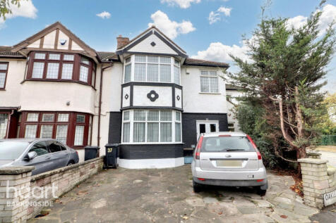 Oakleafe Gardens, Barkingside 4 bed end of terrace house for sale