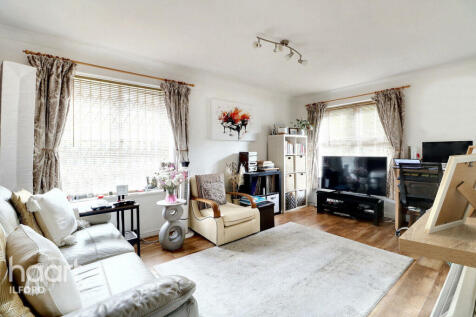 Albert Road, Ilford 1 bed apartment for sale